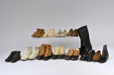 Lot 662 - A pair of vintage Start-rite Mary Jane shoe