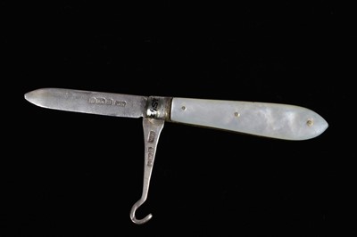 Lot 748 - An Edwardian Silver and Mother of Pearl Pocket Knife/Button Hook