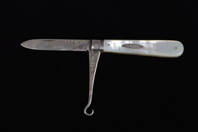 Lot 749 - An Edwardian Silver and Mother of Pearl Pocket Knife/Button Hook