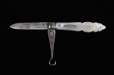 Lot 751 - An Edwardian Silver and Mother of Pearl Pocket Knife/Button Hook