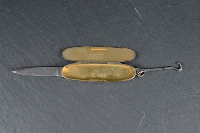 Lot 795 - A late Victorian Silver Vesta Case & Multi Tool/pocket knife