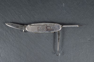 Lot 797 - A Victorian Silver Vesta Case & Multi Tool/pocket knife