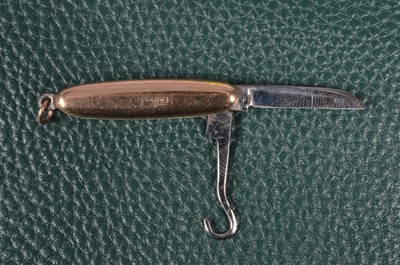 Lot 803 - A 9ct gold pocket knife/Button Hook