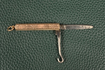 Lot 806 - A yellow metal Pocket Knife Button Hook Combination Tool