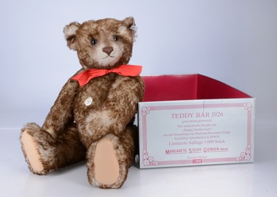 Lot 5 - A Steiff limited edition replica 'Happy' 1926 teddy bear