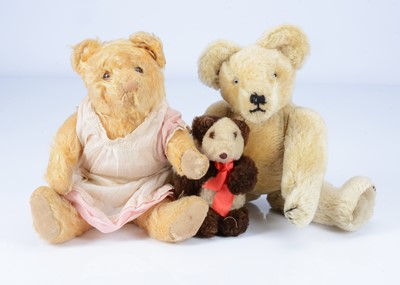 Lot 70 - A 1930-40s Invicta teddy bear