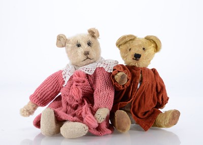 Lot 96 - A 1920s white mohair teddy bear