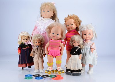 Lot 316 - Various dolls