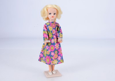 Lot 328 - A 1970 centre part Sindy doll