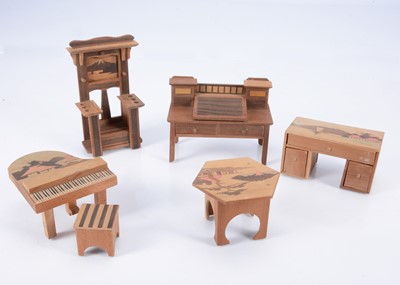 Lot 388 - 1930s Japanese inlaid wooden dolls' house  furniture