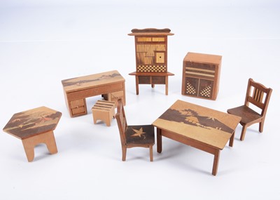 Lot 389 - 1930s Japanese inlaid wooden dolls' house furniture