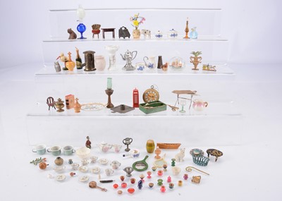 Lot 409 - Dolls' house chattels