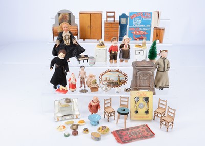 Lot 413 - A quantity of post-war dolls' house pieces