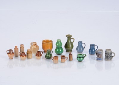 Lot 441 - Dolls' house pottery
