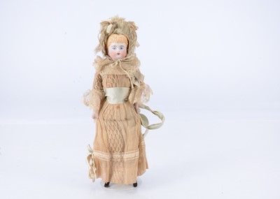 Lot 452 - An Alt, Beck & Gottschalk shoulder-head doll in original clothes