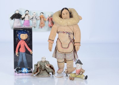 Lot 482 - Various interesting dolls