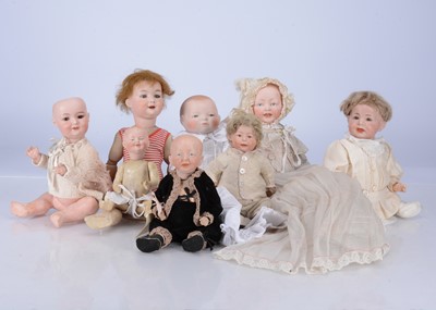 Lot 498 - A collection of character dolls for repair