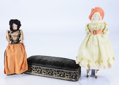 Lot 588 - A Hertwig moulded straw hat bisque shoulder head doll