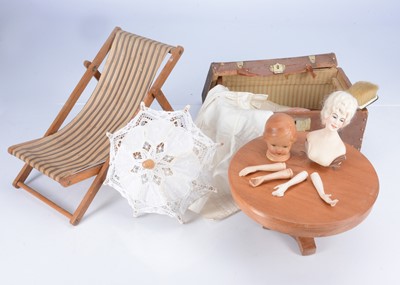 Lot 638 - Various doll accessories