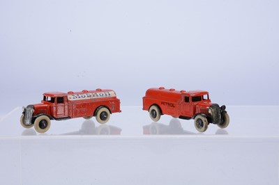 Lot 17 - Early Post-War Dinky Toys 25d Petrol Tank Wagons