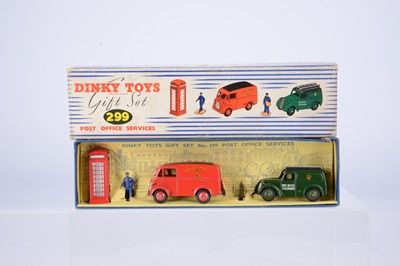 Lot 18 - A Dinky Toys 299 Post Office Services Gift Set