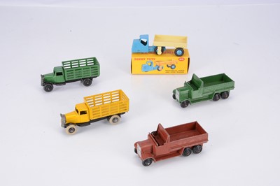 Lot 20 - Dinky Toys Wagons