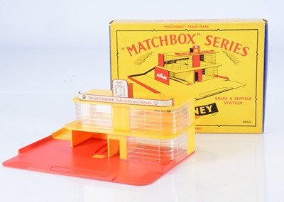 Lot 203 - A Matchbox Lesney 1-75 Series MG1b 'Esso' Sales & Service Station