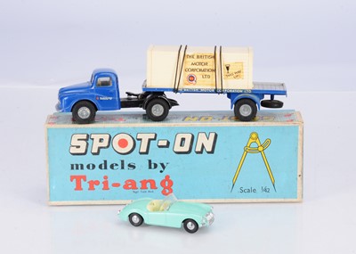 Lot 206 - A Tri-ang Spot-On No.106A/OC Austin Prime Mover With Articulated Flat Float & M.G.A In Crate