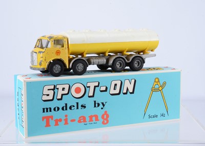 Lot 213 - A Tri-ang Spot-On No.110/4 AEC 4000 Gallon Shell-BP Tanker