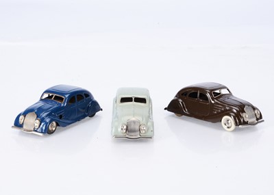 Lot 533 - Tri-ang Minic Tinplate Clockwork 9M Pre & Post-War Streamline Saloons