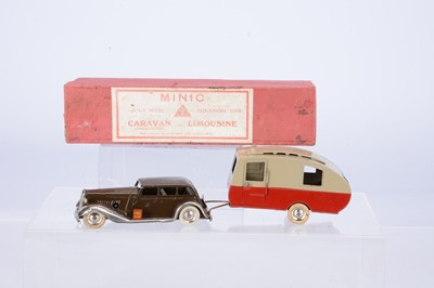 Lot 569 - A Tri-ang Minic Tinplate Clockwork Pre-War Caravan & Limousine Set