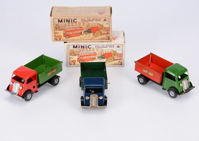 Lot 578 - Tri-ang Minic Tinplate Clockwork 86M Post-War Forward Control Tip Lorries