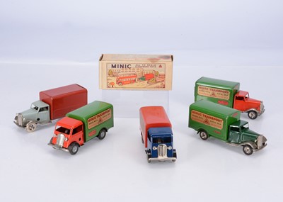 Lot 591 - Tri-ang Minic Tinplate Clockwork 21M & 85M Post-War Transport Vans