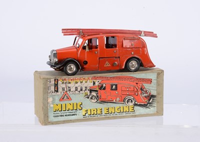 Lot 602 - A Tri-ang Minic Tinplate Clockwork 62ME Pre-War Fire Engine With Electric Lights