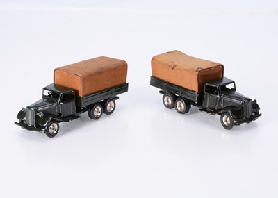 Lot 642 - Tri-ang Minic Tinplate Clockwork 69M Six Wheel Army Lorries