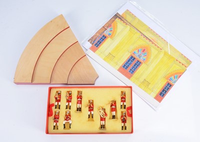 Lot 728 - George Doswell's Music in Miniature 10pce Indian Cavalry seated band complete with chairs