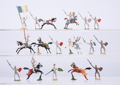 Lot 909 - Merten Germany 40mm scale plastic knights (17)
