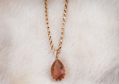 Lot 8 - A Citrine 9ct gold pendant