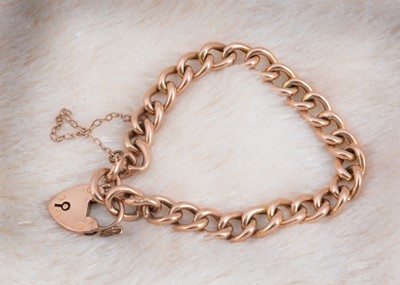 Lot 9 - A 9ct gold curb link bracelet