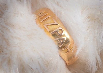 Lot 27 - An Edward VII 18ct gold Mizpah ring