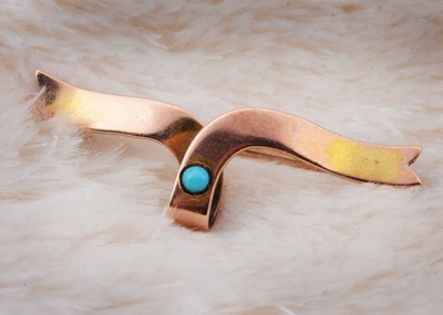 Lot 70 - A 9ct gold turquoise set bar brooch mount