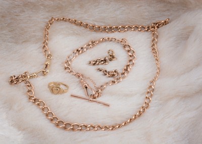 Lot 112 - A collection of 9ct gold