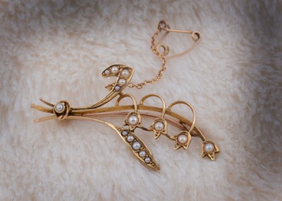 Lot 146 - A 15ct gold lily of the valley seed pearl brooch