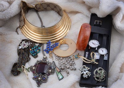 Lot 206 - A collection of costume jewels
