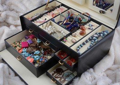 Lot 221 - A quantity of glass and enamel costume jewels