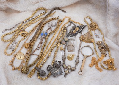 Lot 224 - A collection of gilt and white metal jewels