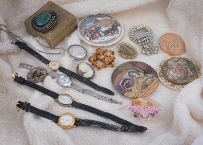 Lot 226 - A silver framed carved shell cameo