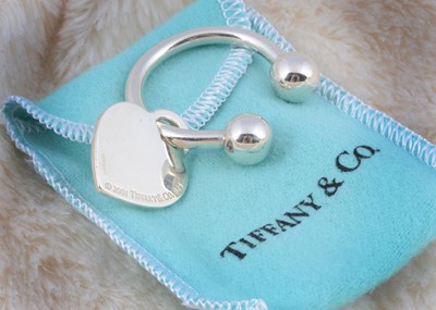 Lot 261 - A silver Tiffany & Co horse shoe key ring