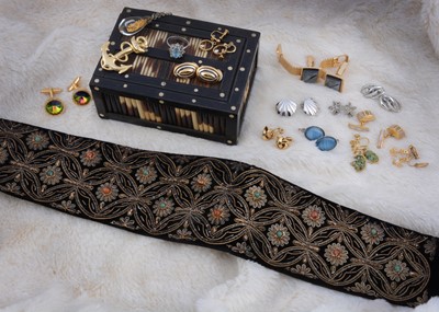 Lot 270 - A collection of cufflinks, costume rings