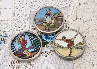 Lot 278 - Three Stratnoid foil 1930s compacts